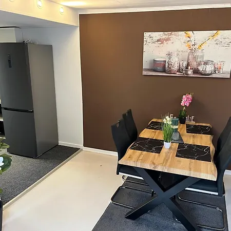 Preis Max 4 Personen Modernes Ambiente Voll Ausgestattet Mit Netflix Und Wlan